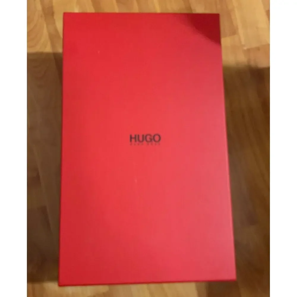 Hugo‎ Boss empty shoe box